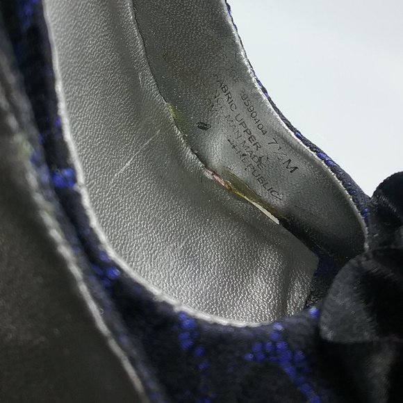 Carlos Santana Prestige Satin Ruffle Lace Pumps - Picture 7 of 15